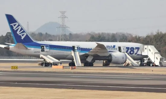 Japanese Airliners Ground Boeing 787s Over Smoke-Filled Landing