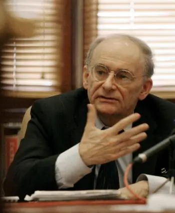 Lawyer David Matas speaking at a press conference. (Woody Wu/AFP/Getty Images)