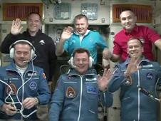 Hadfield and Crew Arrive at Space Station