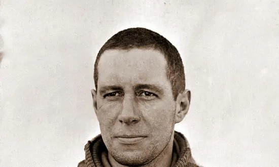 Legendary British Polar Explorer Honoured in Leeds