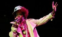 Lauryn Hill Performs ‘Lost Ones’ and ‘Doo Wop’ at Rock the Bells