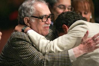 Nobel Prize winner from 1982, Gabriel Garcia Marquez (L), embraces Colombian journalist Hollman Morris. Morris was denied a visa recently to visit Harvard University on a prestigious Nieman Fellowship.  (Alejandro Acosta/Getty Images)