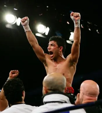 Super Featherweight Wins World Title