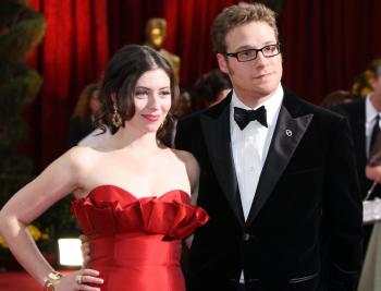 Seth Rogen and his long time girl friend, Lauren Miller, arrive at the 81st Annual Academy Awards held at Kodak Theatre in Feb 2009, LA, California. (Frazer Harrison/Getty Images)