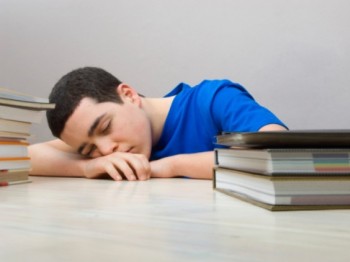 The researchers found that adolescents who sleep seven hours or less on weekdays have higher body mass indexes (BMI) than those who sleep more than seven hours. (Photos.com)