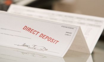 Sixty percent of Ontarians say they live paycheque to paycheque. (Photos.com)