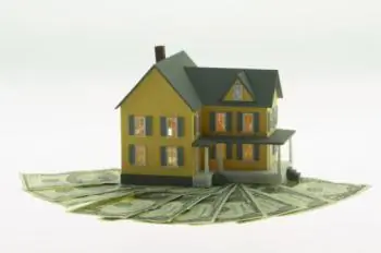 Mortgage Demand Drops as Potential Buyers Ignore Falling Rates and Stay on Sidelines