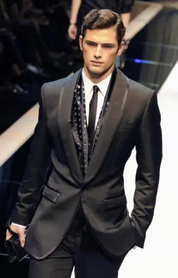 Models walk the runway during the Giorgio Armani show as part of Milan Menswear Fashion Week Spring/Summer 2010. (Vittorio Zunino Celotto/Getty Images)