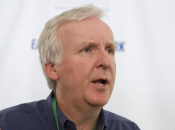 AVATAR: James Cameron, director of 'Avatar' and 'Titanic' discusses environmental issues at the Earth Day 2010 Climate Rally in Washington. His movie 'Avatar' will return to theater on Aug. 27 with over eight minutes of new footage.  (Lisa Fan/The Epoch Times)