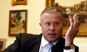 Russian Billionaire Critic Charged with Hooliganism
