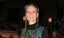 Tambourine Dance Teacher: Shen Yun ‘Resurrection of beauty’
