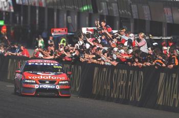 V8 Supercars-Hat-trick at 2008 Bathurst 1000