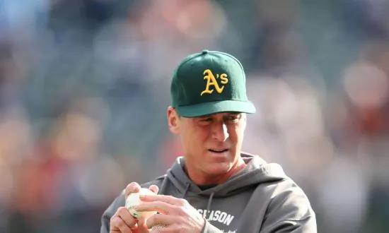 Bob Melvin wins the 2012 AL Manager of the Year Award