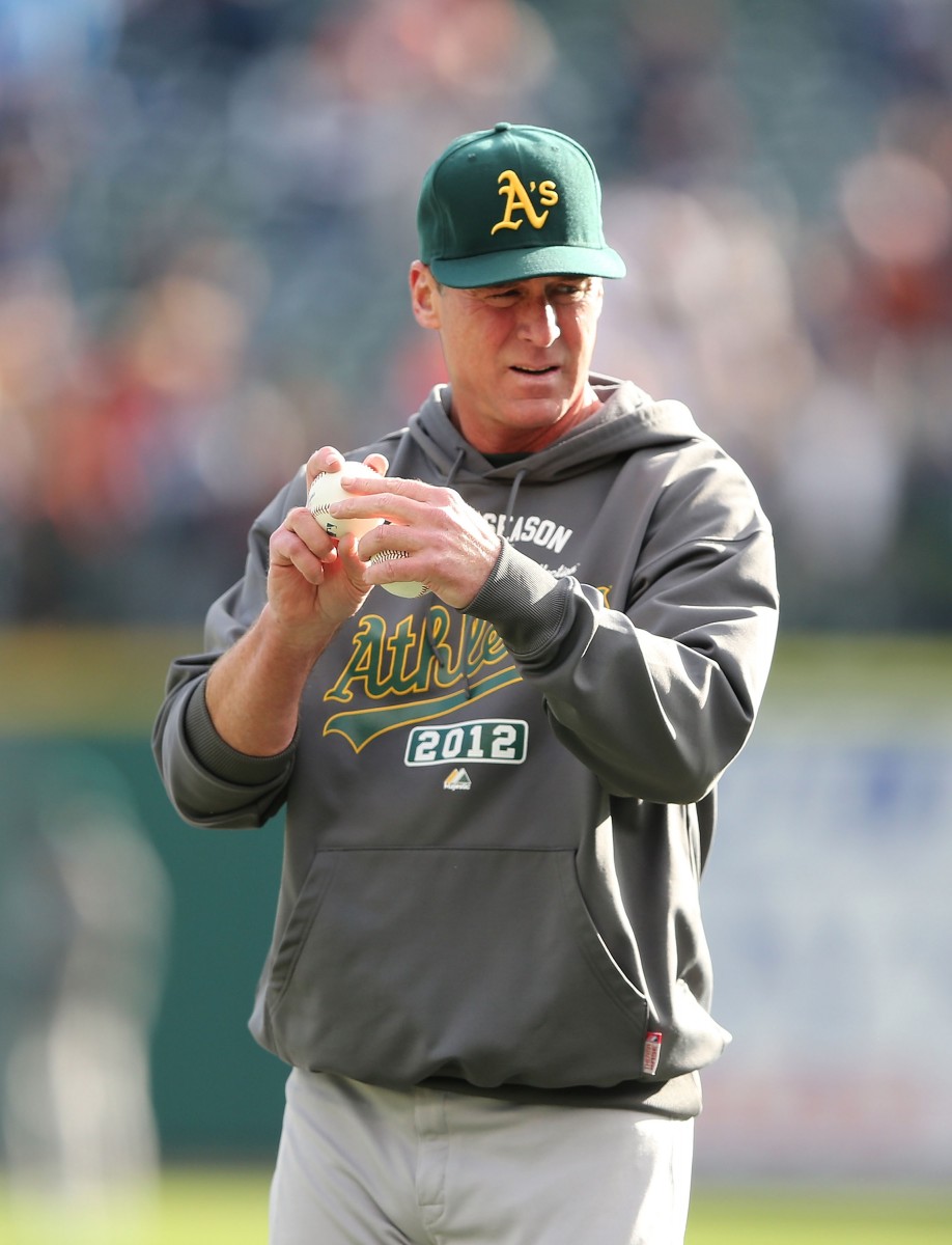 Bob Melvin wins the 2012 AL Manager of the Year Award