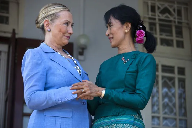 Burma’s democracy leader Aung San Suu Kyi meets with U.S Secretary of State Hillary Clinton at Suu Kyi's residence on Dec. 2, in Yangon. (Paula Bronstein/Getty Images)