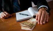 Nearly One-Third of Ukrainians Get Paid in Cash