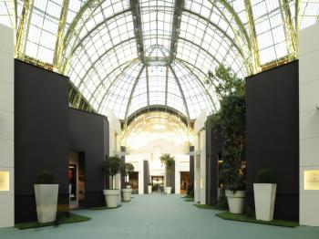 ENTRANCE: For Biennale des Antiquaires 2010, the Grand Palais space has been designed with elegance and serenity in mind. (Courtesy of Biennale des Antiquaires) ENTRANCE: For Biennale des Antiquaires 2010, the Grand Palais space has been designed with elegance and serenity in mind. (Courtesy of Biennale des Antiquaires)