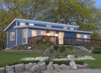 ECO-FRIENDLY: The Element by Blu Homes is designed with value in mind while maximizing living space through the use of high ceilings and abundant windows. (Courtesy of Blu Homes) ECO-FRIENDLY: The Element by Blu Homes is designed with value in mind while maximizing living space through the use of high ceilings and abundant windows. (Courtesy of Blu Homes)