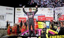 Clint Bowyer Wins NASCAR Bank of America 500 at Charlotte Motor Speedway