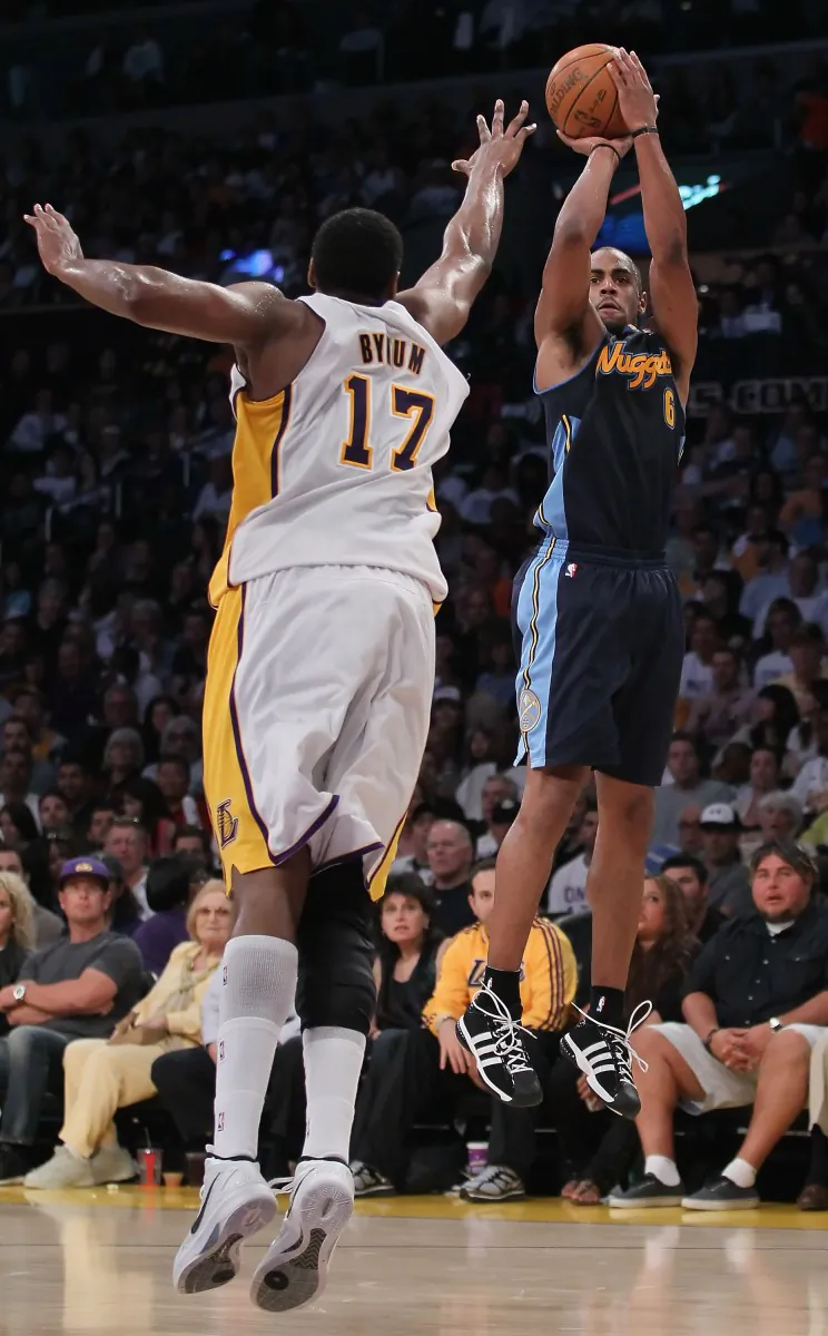 Andrew Bynum's (L) 10 blocks were the most in the playoffs since Hakeem Olajuwon in 1990. JEFF GROSS/GETTY IMAGES