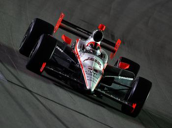 Helio Castroneves, coming off a win at the IndyCar Kentucky Indy 300 on September 4, hopes to carry momentum to the Indy Japan 300 at Twin Ring Motegi. (Chris Graythen/Getty Images)