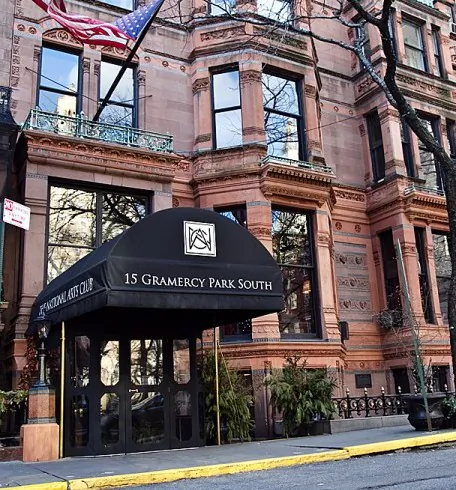 Part of the Gramercy Park Historic District, 15 Gramercy Park remains as a remnant of its time. (Benjamin Chasteen/The Epoch Times)