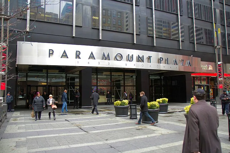 The New York office of bond fund group Pacific Investment Management Company (PIMCO) is located in the Paramount Plaza at 1633 Broadway in Manhattan. (Benjamin Chasteen/The Epoch Times)