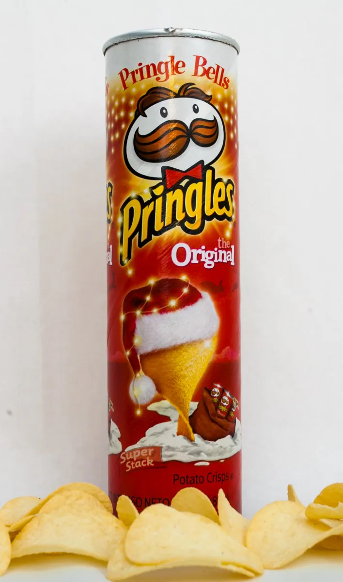 Procter & Gamble announced it will sell its Pringles product line to Kellogg for $2.7 billion after a deal with Diamond Foods fell through. (Benjamin Chasteen/The Epoch Times)