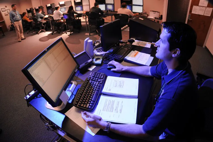 Lucus Nelson teaches Hash analysis in Windows forensic examinations using EnCase Sept. 9, 2010, at the Defense Cyber Investigations Training Academy in Linthicum, Md. (U.S. Air Force photo/Lance Cheung)