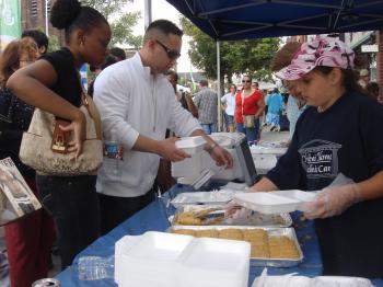 Serving kideifi from the Hellenic Home booth at Taste of the Danforth. (Kristina Skorbach/The Epoch Times)