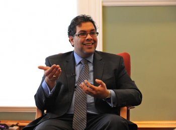 Calgary Mayor Naheed Nenshi talks with The Epoch Times about breaking through his childhood shyness and what morality guides his job as mayor. (Jerry Wu/The Epoch Times)
