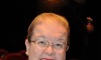 Shen Yun ‘A wonderful, wonderful show,’ Exclaims Actress/Writer