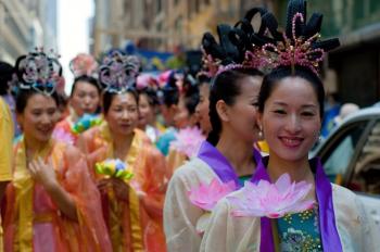 Women dressed in ancient Chinese dress display traditional Chinese culture during the parade. (Joshua Philipp/The Epoch Times)