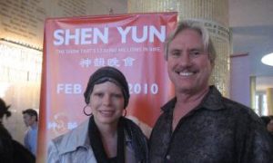 Oscar Award Winner Enjoys Shen Yun