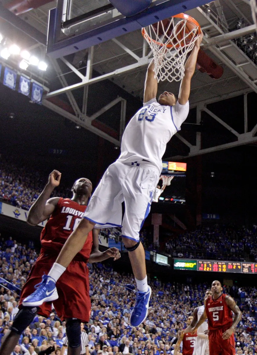 Kentucky freshman center Anthony Davis had 18 points, 10 rebounds, and six blocks in win over Louisville. (Andy Lyons/Getty Images)