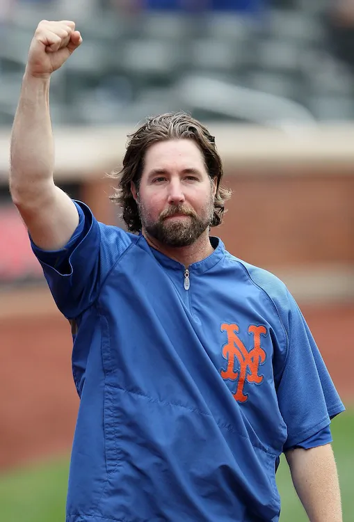 R.A. Dickey becomes the first 20-game winner for the Mets since Frank Viola in 1990. (Alex Trautwig/Getty Images)