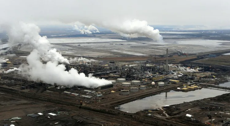 The oilsands region with extraction facilities in Alberta. Greenpeace ranked the region as fifth out of 14 of the largest carbon-intensive projects in the world. (Mark Ralston/AFP/Getty Images)
