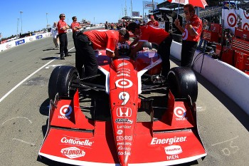 Scott Dixon's crew prepares to send Dixon out to practice for the IndyCar Grand Prix of Sonoma. (Jed Jacobsohn/Getty Images) Scott Dixon's crew prepares to send Dixon out to practice for the IndyCar Grand Prix of Sonoma. (Jed Jacobsohn/Getty Images)