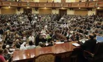 Morsi Convenes Egyptian Parliament, Flouting Court Ruling