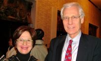 Professor, Author Enjoys ‘Extremely elegant’ Shen Yun