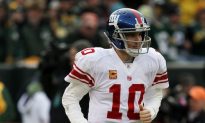 Eli Manning Leaves Practice With Stomach Bug