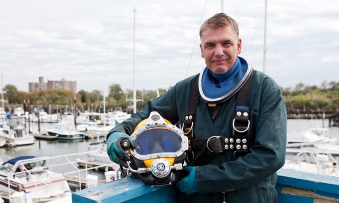 Diver Gene Ritter at the Marine Basin Marina in Brooklyn on Oct. 12. (Amal Chen/The Epoch Times)