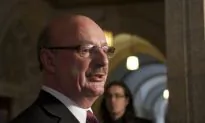 House Votes to Keep Air Canada Flying
