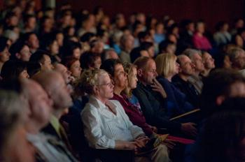 Captivated audience during the last European performance by Shen Yan Performing Arts (Xiaojun Zhu/The Epoch Times)