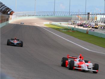 Oval racing has been part of the IndyCar tradition since the first Indy 500. (James Fish/Epoch Times Staff) Oval racing has been part of the IndyCar tradition since the first Indy 500. (James Fish/Epoch Times Staff)