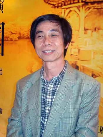 Ciyuan Hong, a senior fine arts teacher (Mansiong Ao/The Epoch Times)