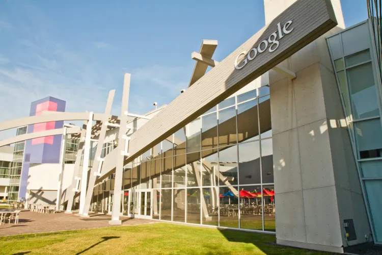 Google Headquarters at 1600 Amphitheatre Parkway in Mountain View, California. Google and Oracle will be going to court Monday, April 16 over the use of Java in the Android operating system. (Jan Jekielek/The Epoch Times)