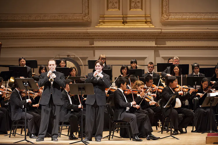 Shen Yun Soprano Haolan Geng sings “The Purpose of Life” at Carnegie Hall on Oct. 28, 2012, as part of the Shen Yun Symphony Orchestra's debut at the famed concert venue. This former star of the Guangdong Opera Company won first prize in the New Tang Dynasty Television International Chinese Vocal Competition in 2009. (Dai Bing/NTD Television)