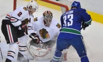 Blackhawks Beat Canucks 4—2