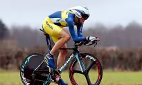 Larsson Wins Wet Paris-Nice Prologue
